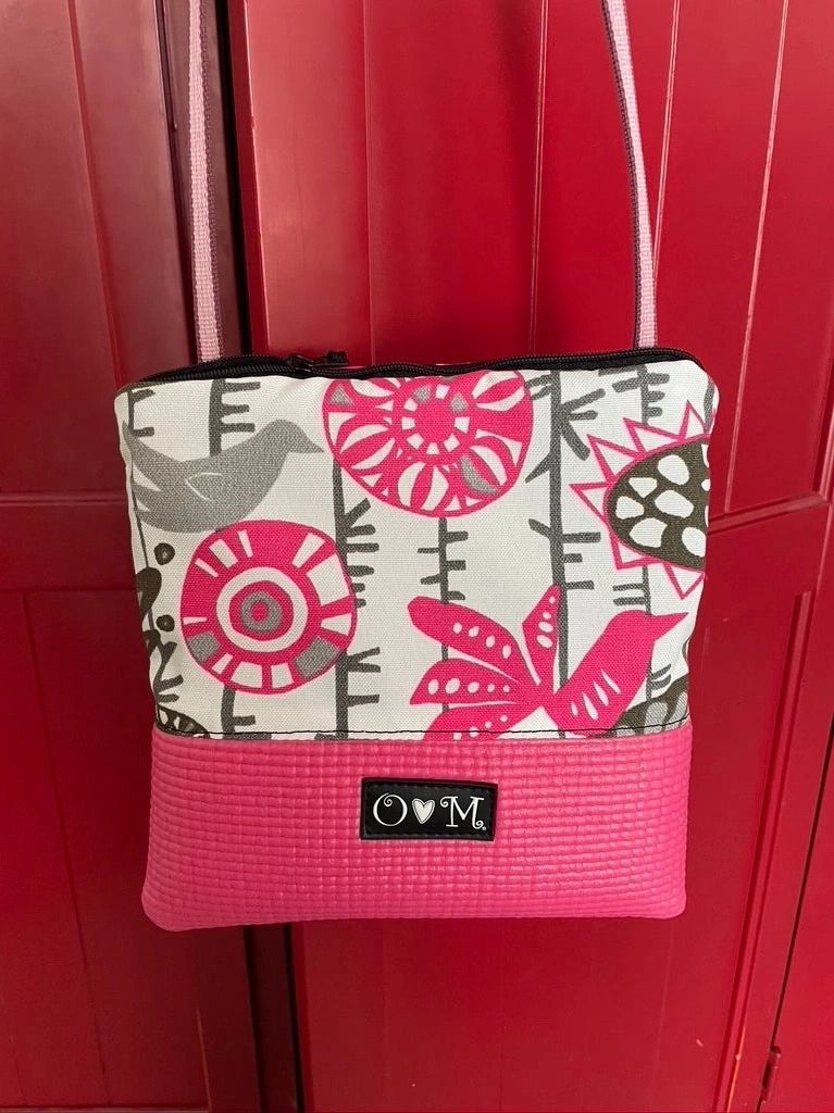 Crossbody Bag in Stella Pink Bird Print